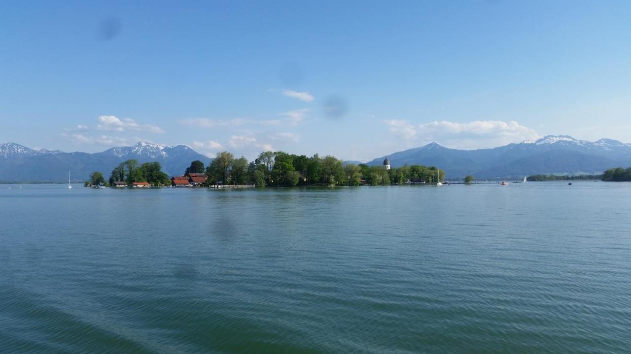 Ferienwohnung Chiemseezeit :-) - Familie Lechermann Gstadt am Chiemsee Extérieur photo